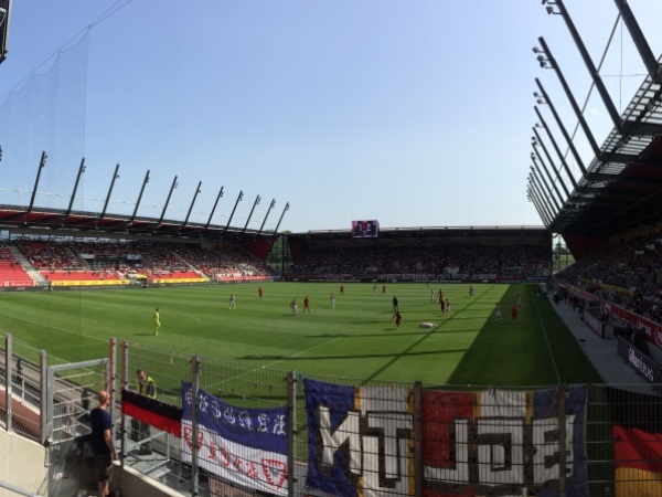Sân Jahnstadion Regensburg