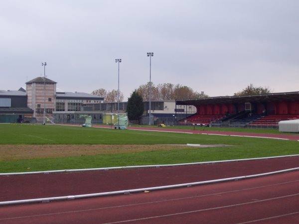 Sân Terence MacMillan Stadium