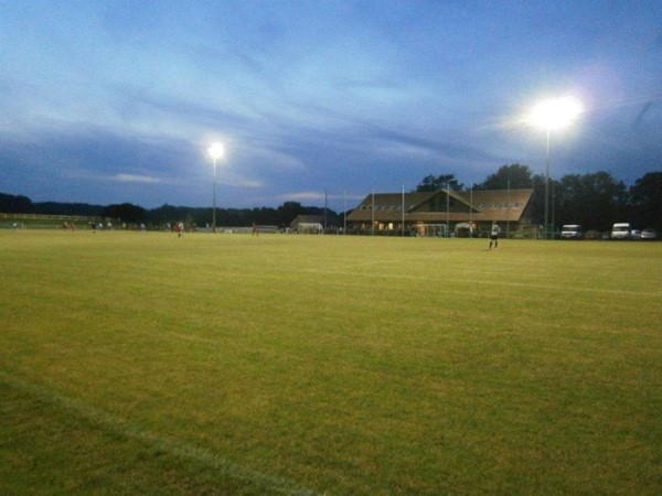 Sân The Beacon Ground