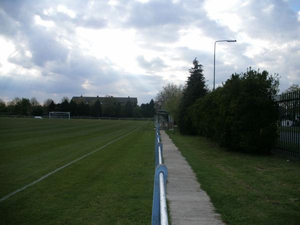 Sân Spelthorne Sports Club