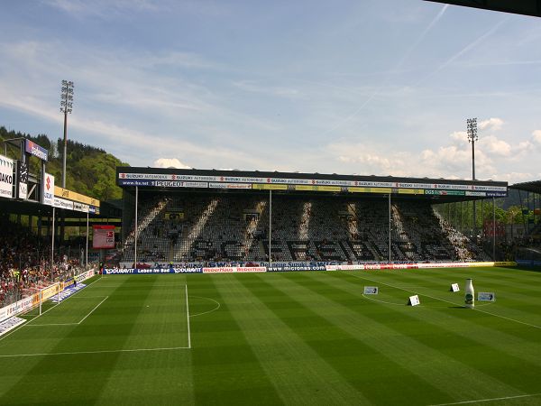 Sân Dreisamstadion