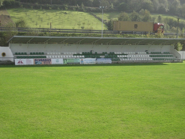 Sân Estadio Municipal de Fumea