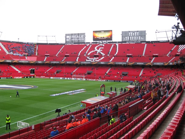 Sân Estadio Ramón Sánchez Pizjuán