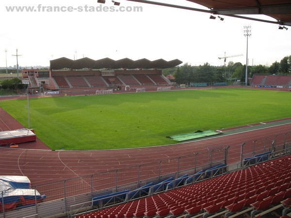 Sân Stade Dominique Duvauchelle