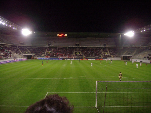 Sân Stade Louis-Dugauguez