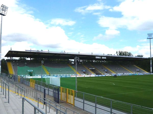 Sân CENTUS ARENA