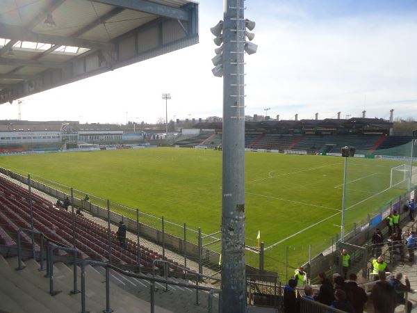 Sân Uhlsport Park