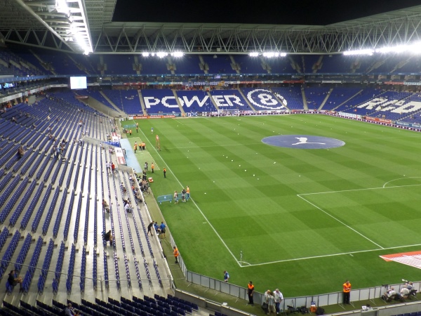 Sân Stage Front Stadium