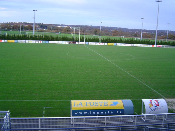 Sân Stade Louis Villemer
