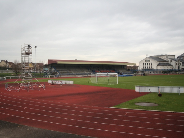 Sân Stade Robert Sayer