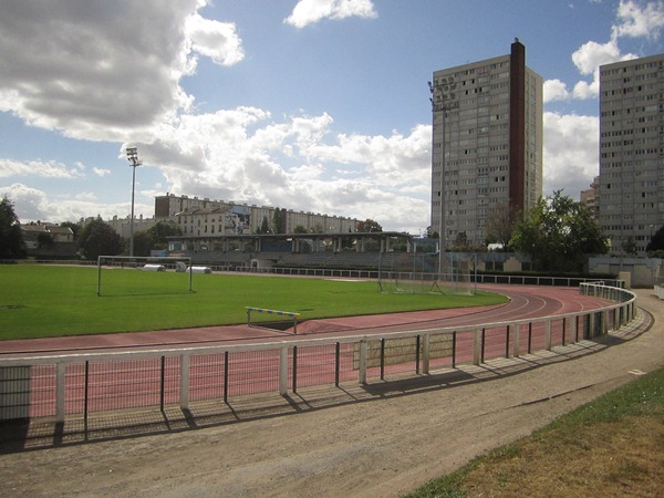 Sân Stade André Karman