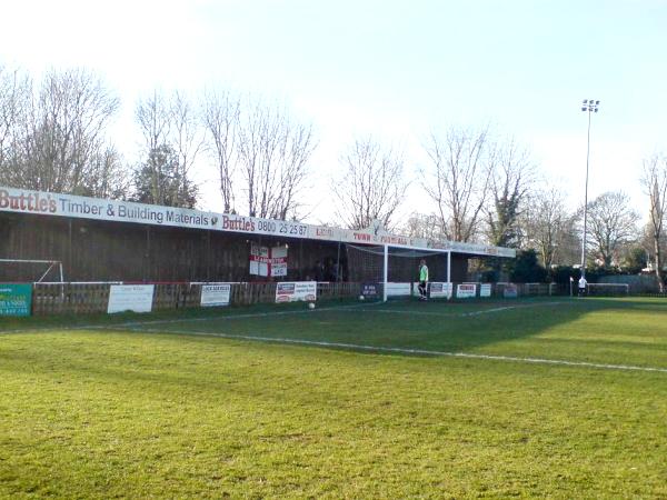 Sân Freed Veneers Community Stadium