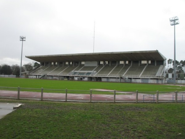 Sân Stade Robert Brettes 1