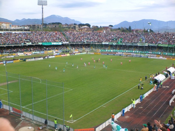 Sân Stadio Partenio-Adriano Lombardi