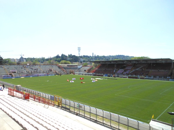 Sân Stadio Romeo Menti