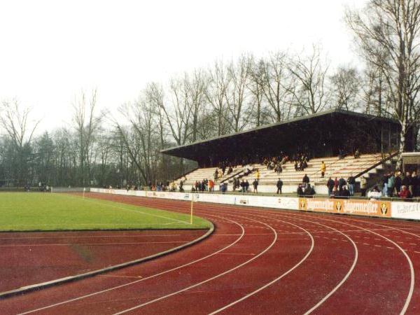 Sân Stadion an der Düsternortstraße