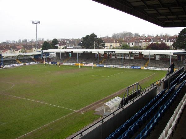 Sân Memorial Stadium