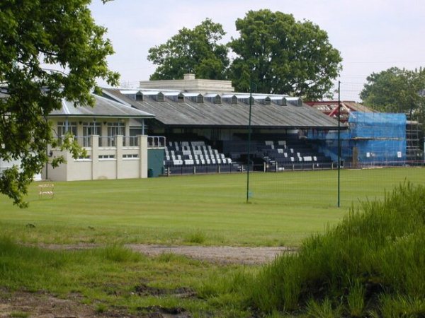 Sân Motspur Park