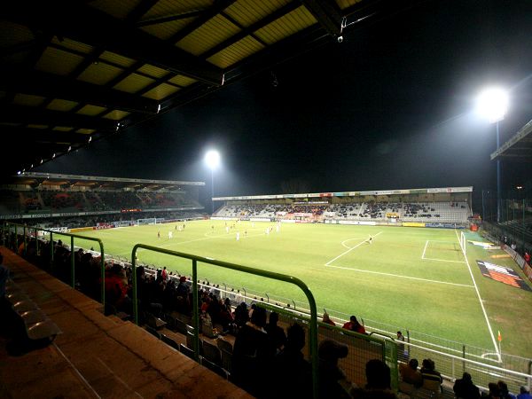 Sân Stade de l'Abbé-Deschamps