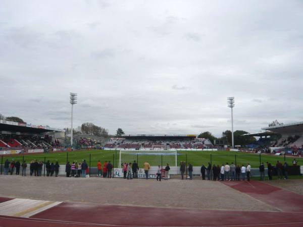 Sân Stade de la Libération