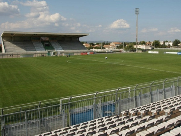 Sân Stade Louis Sanguin