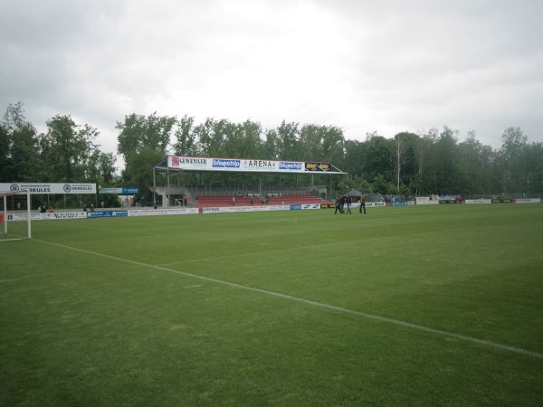 Sân bluechip-Arena