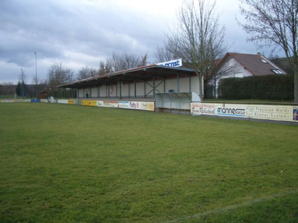 Sân Kaiserstuhlstadion
