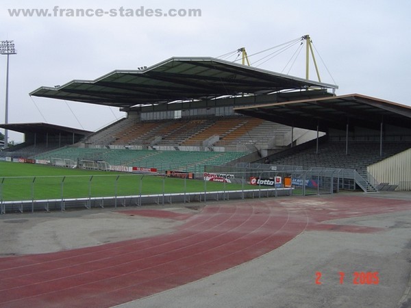 Sân Stade Francis Le Basser