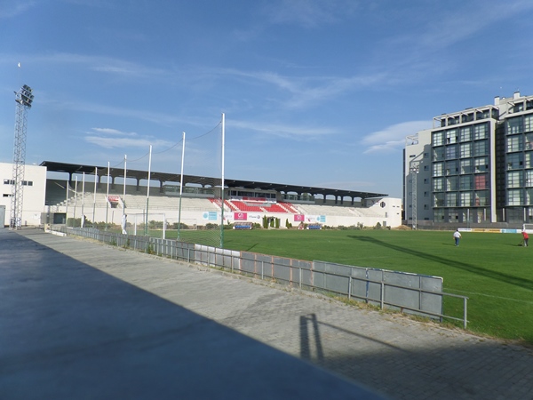 Sân Estadio Municipal Nuevo Matapiñonera