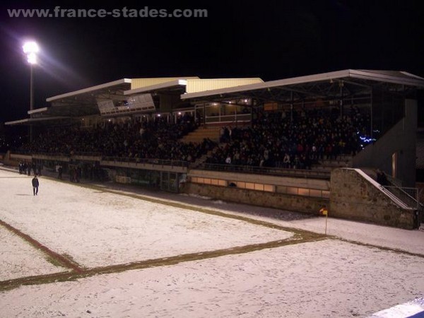 Sân Stade Paul Lignon
