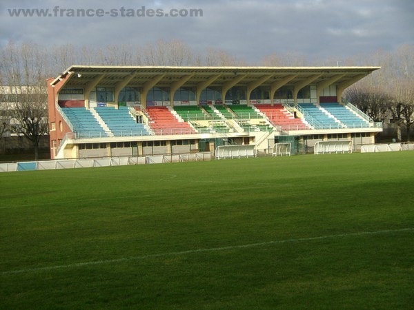 Sân Stade Armand Chouffet
