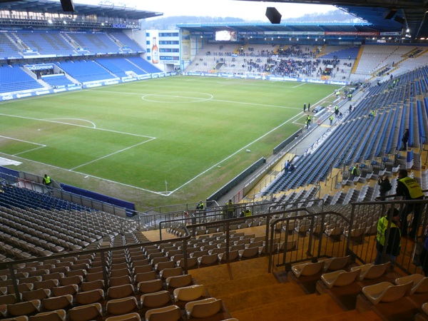 Sân SchücoArena