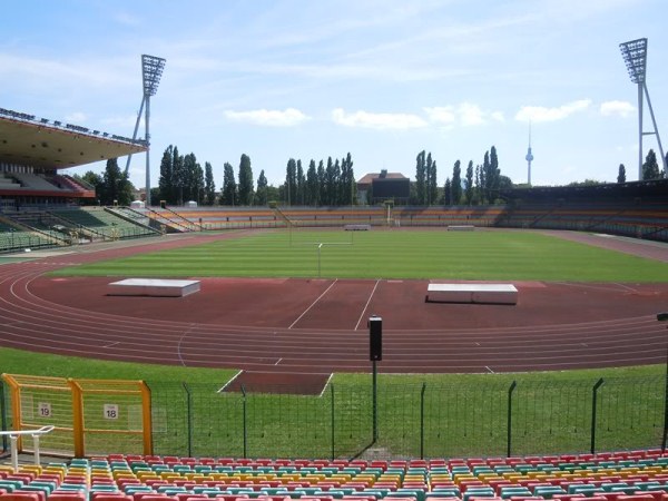 Sân Friedrich-Ludwig-Jahn-Sportpark