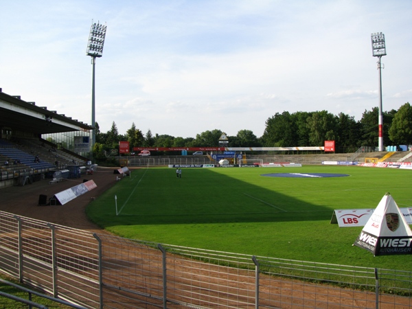 Sân Merck-Stadion am Böllenfalltor