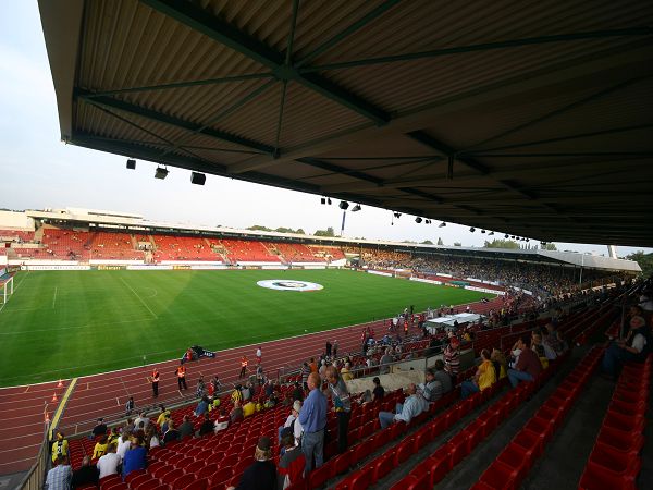Sân Eintracht-Stadion