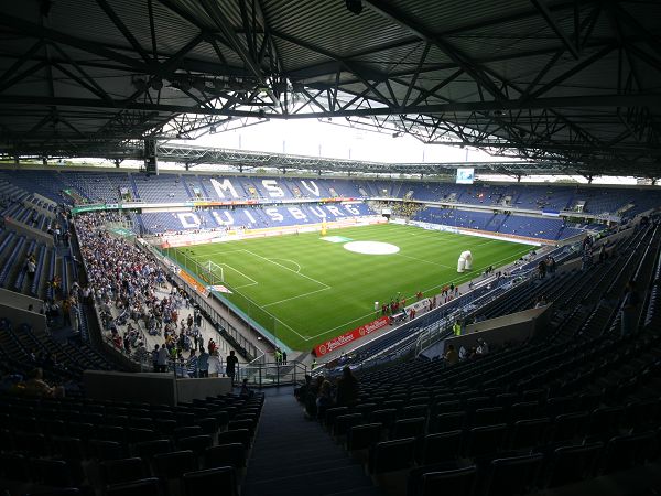 Sân Schauinsland-Reisen-Arena