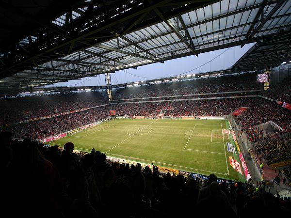 Sân RheinEnergieSTADION