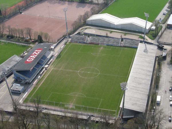 Sân GAZİ-Stadion auf der Waldau