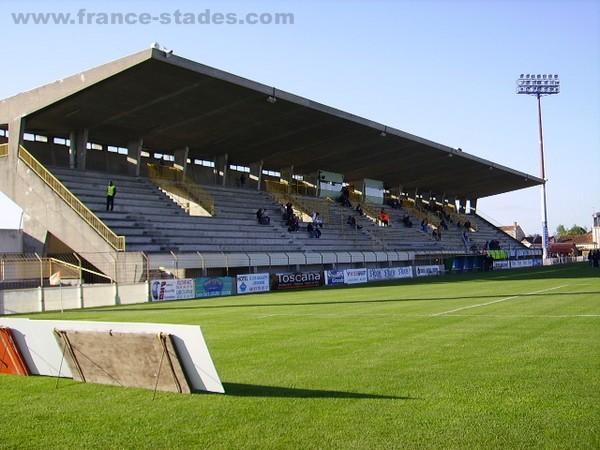 Sân Stade Jean-Antoine Moueix