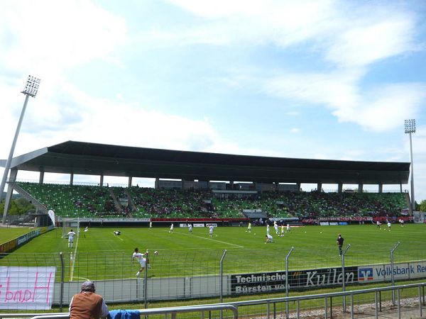 Sân Stadion an der Kreuzeiche