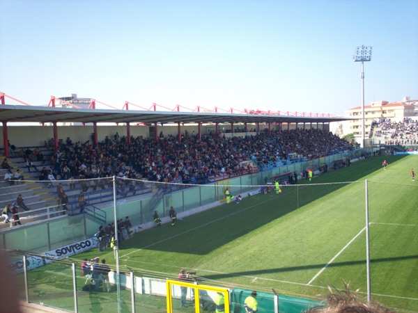 Sân Stadio Ezio Scida