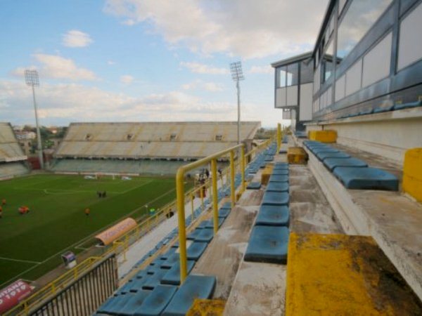 Sân Stadio Arechi
